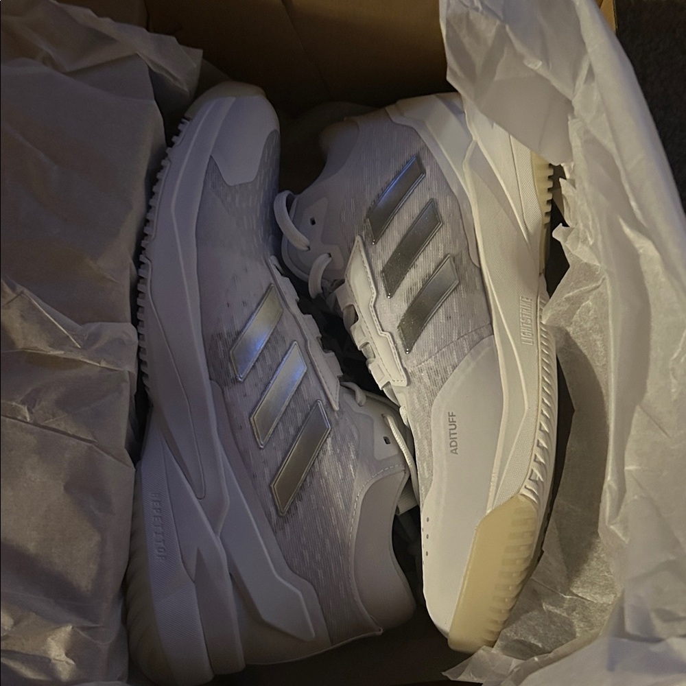 Adidas Crazyflight 6 Mid W in White